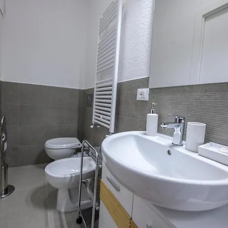 Appartement 220 - Casa Giulia, 3 Da Letto, 10 Minuti Dal Mare A Piedi *